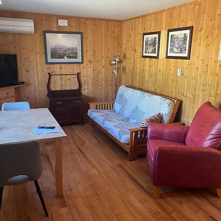 Viewpoint Rv & Cottages Salmon Arm Exterior foto