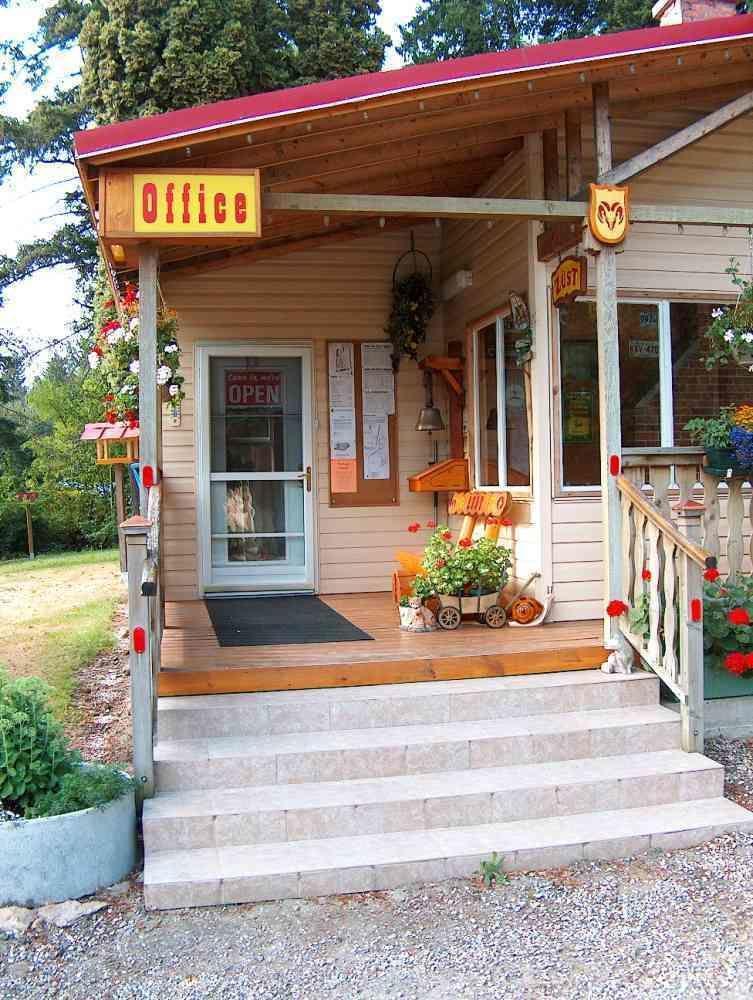 Viewpoint Rv & Cottages Salmon Arm Exterior foto
