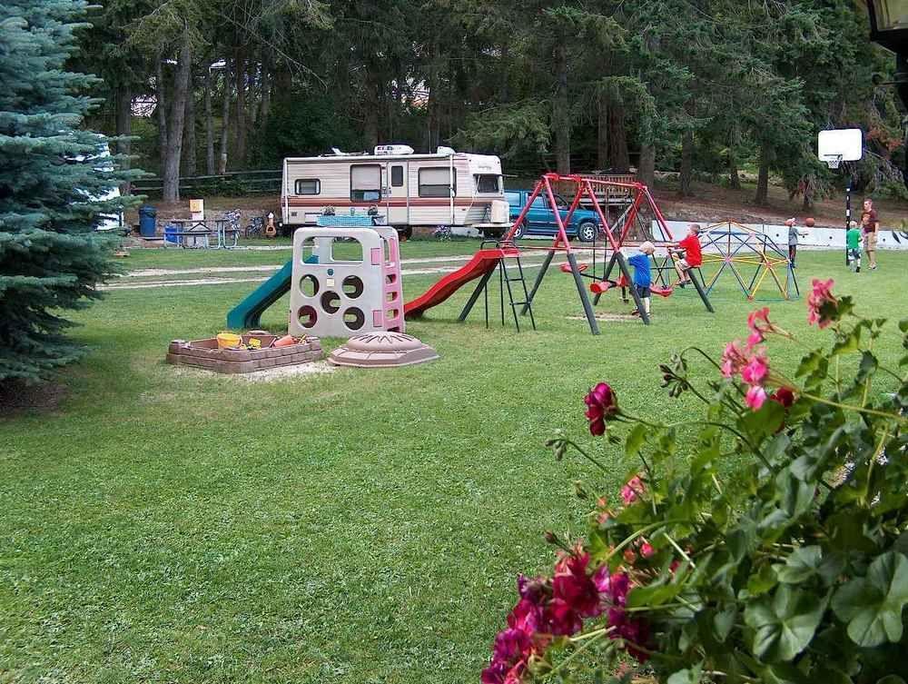 Viewpoint Rv & Cottages Salmon Arm Exterior foto