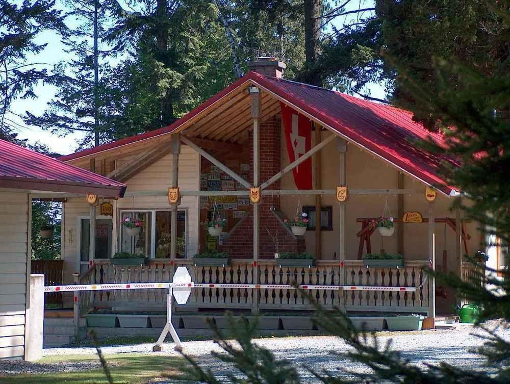 Viewpoint Rv & Cottages Salmon Arm Exterior foto